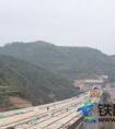 中铁二十一局三公司延黄项目岔口特大桥 箱梁全部架设完成