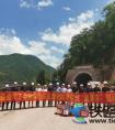 中铁二十一局四公司工会主席段荣福到玉磨铁路项目部看望慰问参建职工