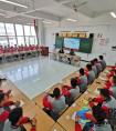 全国劳动模范窦铁成走进陕西铁道学院铁城班和学生谈就业