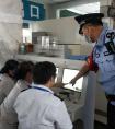 严守进站乘车第一道防线 赣州车站派出所开展安检查危培训