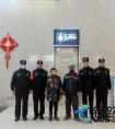 一小时内铁警帮助走失男孩找到家人