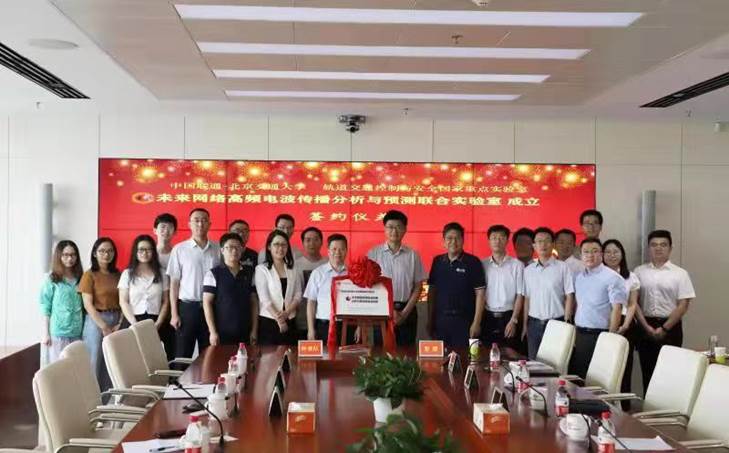 说明: fe8e2403647e84aa5e7cf655853837d